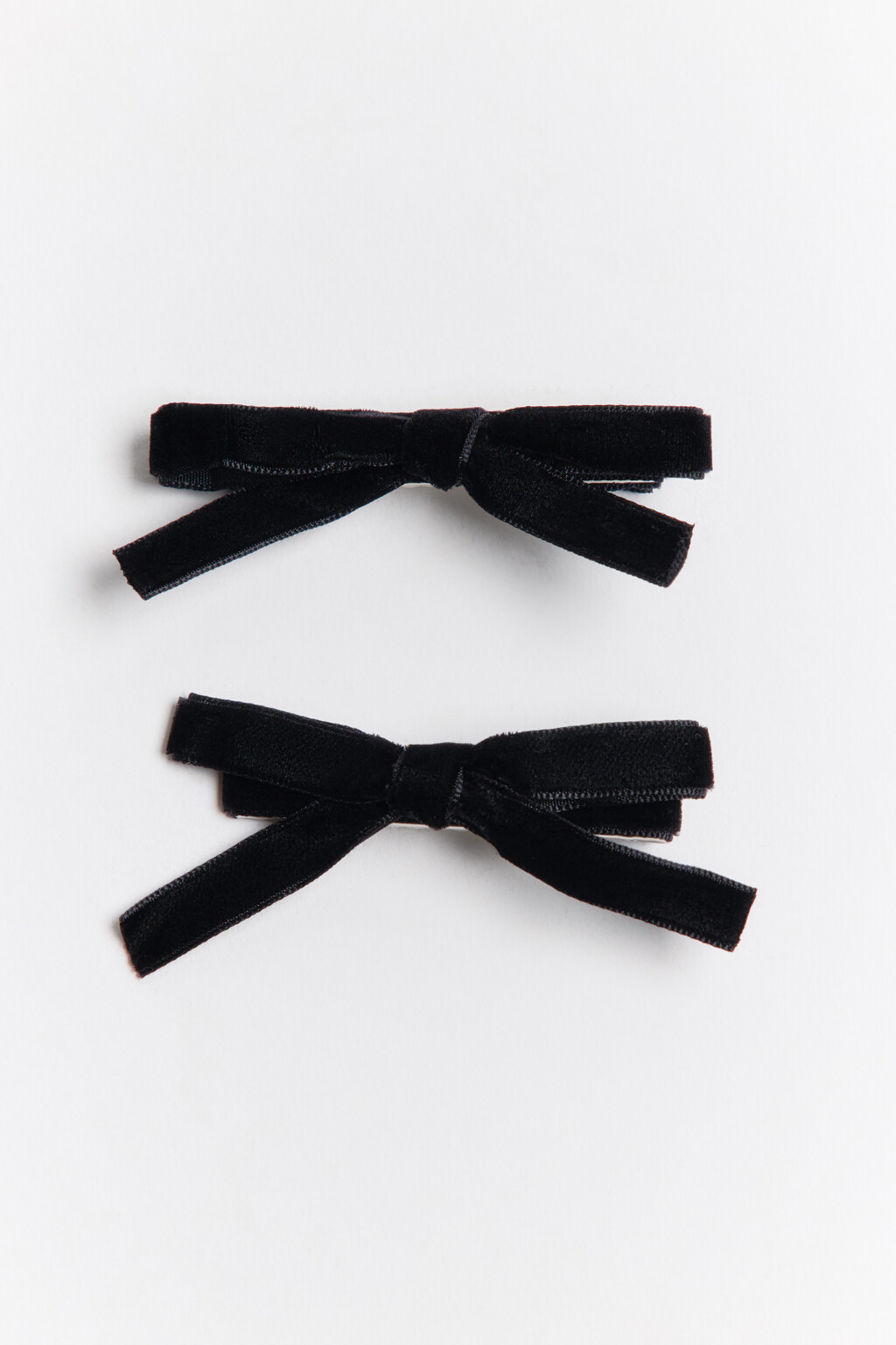 Набор заколок с бантами (2 штуки) - цвет черный - 1