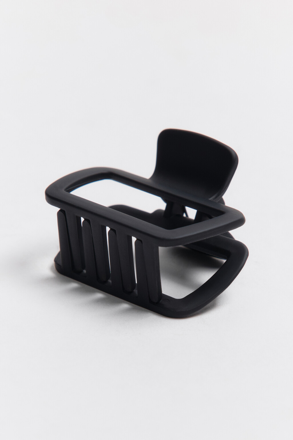 Заколка-краб матовая - цвет черный - 2