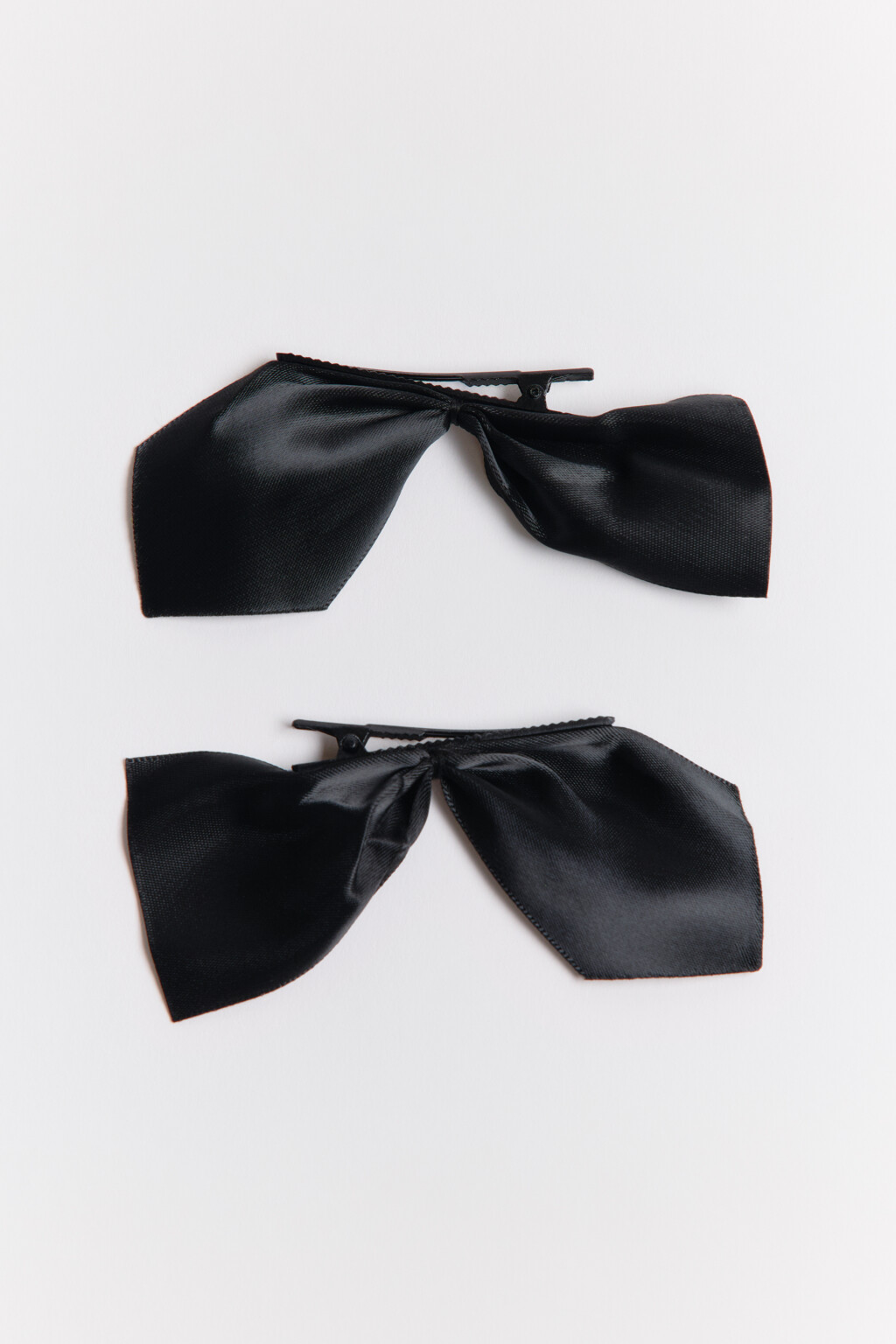 Набор заколок с бантами (2 штуки) - цвет черный - 1