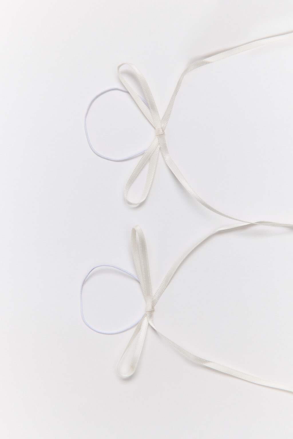 Набор резинок с бантиками (2 штуки) - цвет белый - 2