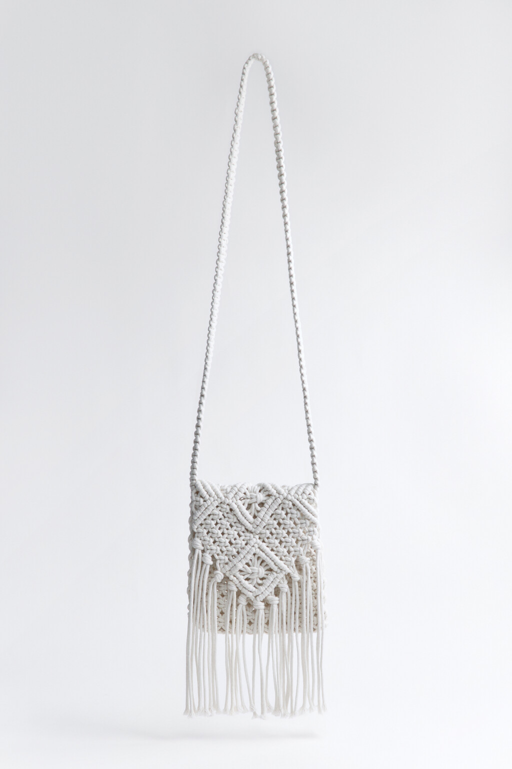 Сумка-кроссбоди плетеная с бахромой - цвет молочный - 4