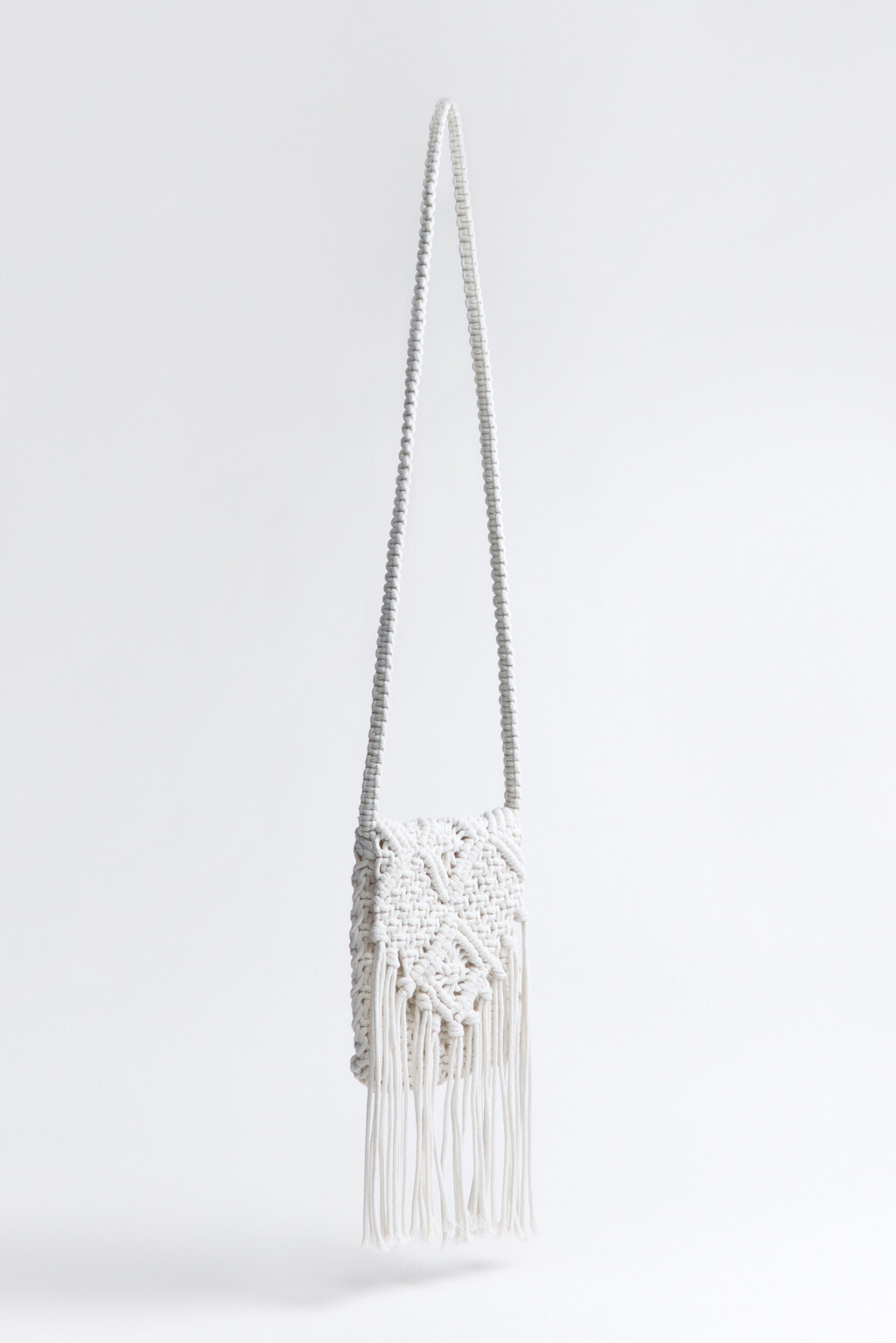 Сумка-кроссбоди плетеная с бахромой - цвет молочный - 5