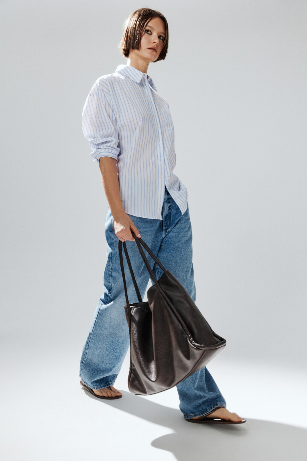 Сумка-шопер с ручками на плечо - цвет коричневый - 2