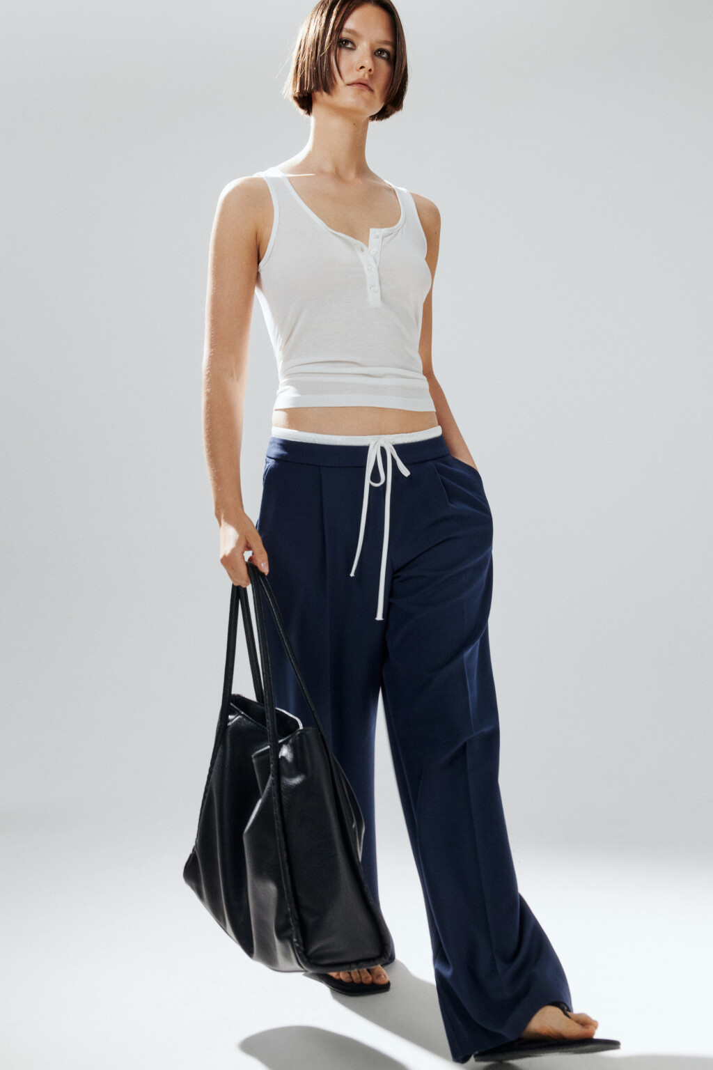 Сумка-шопер с ручками на плечо - цвет черный - 3