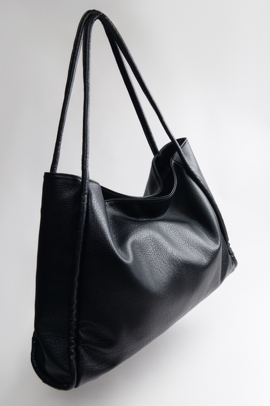 Сумка-шопер с ручками на плечо - цвет черный - 5