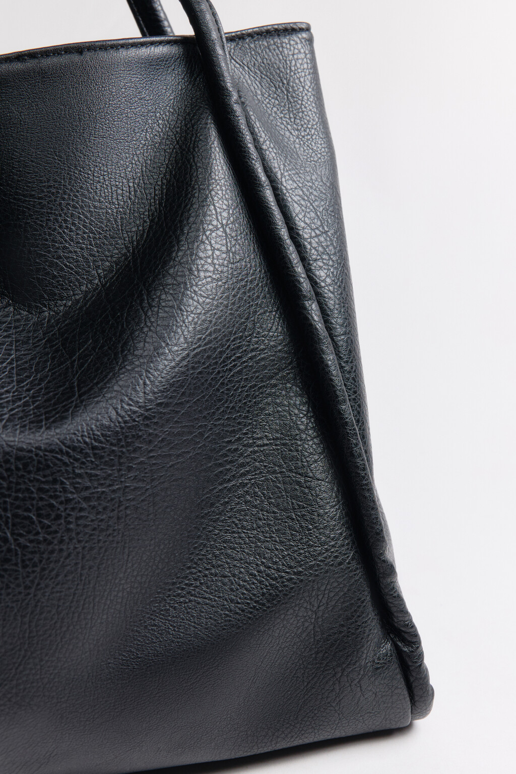 Сумка-шопер с ручками на плечо - цвет черный - 9