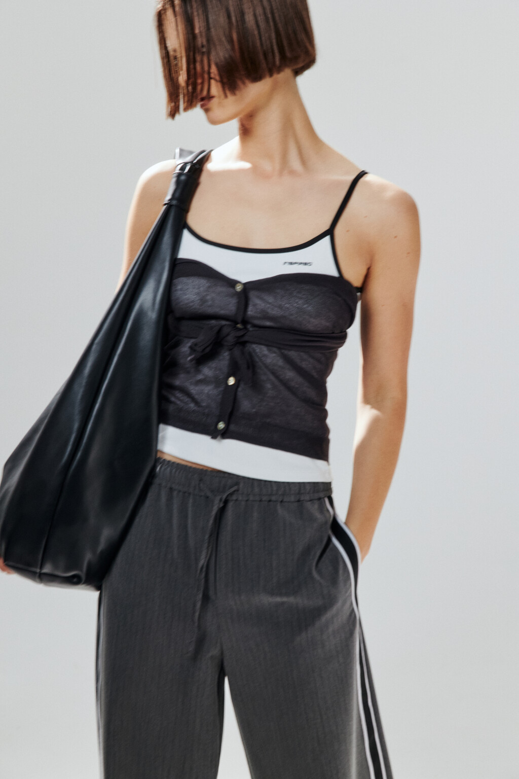 Сумка-хобо с декоративным узлом - цвет черный - 12