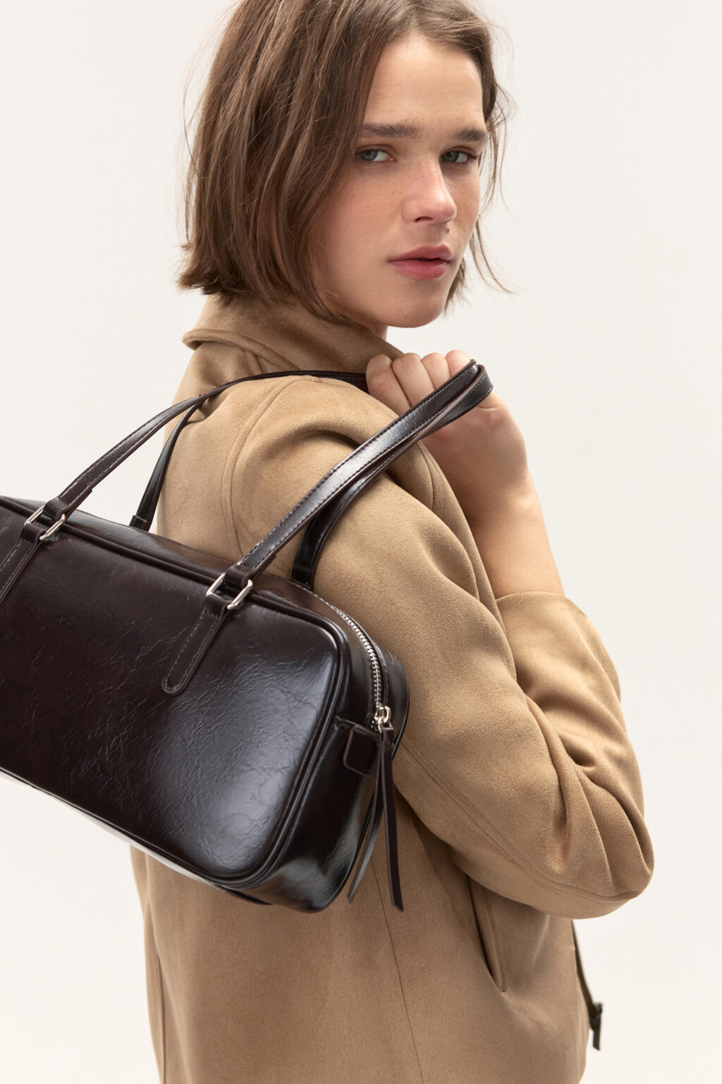 Сумка-багет лаковая - цвет коричневый - 2