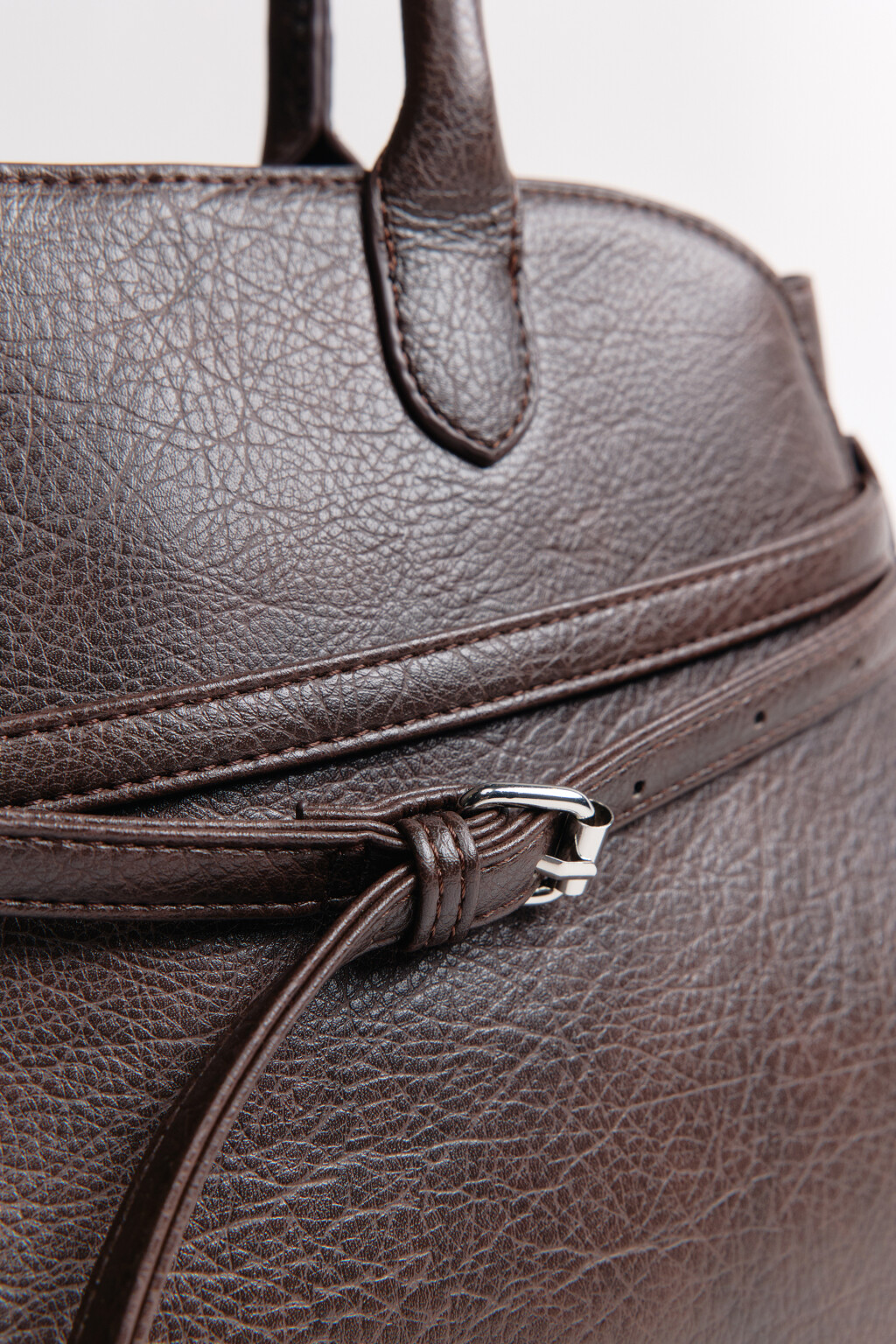Сумка-тоут с декоративным ремешком - цвет коричневый - 7