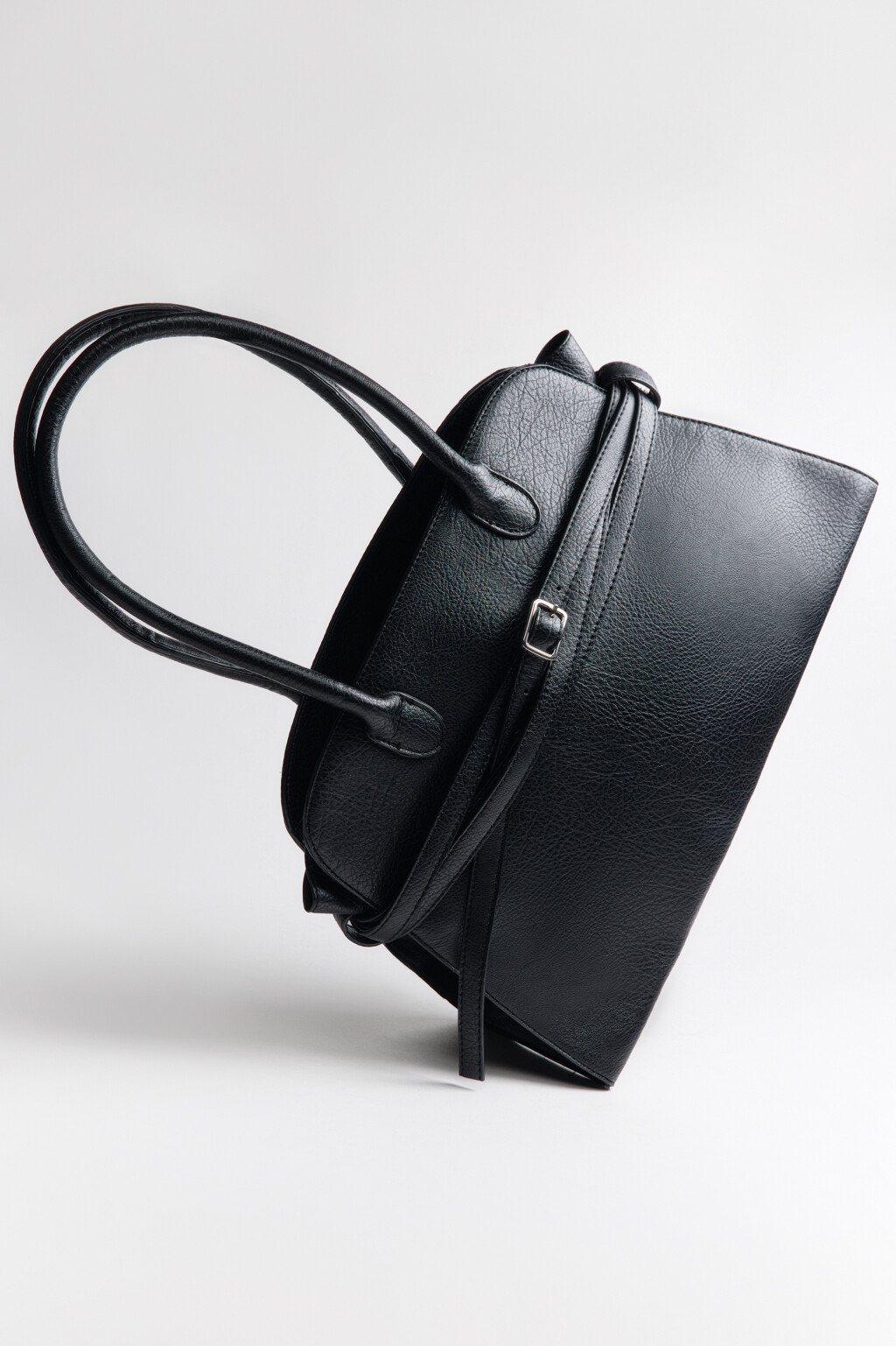 Сумка-тоут с декоративным ремешком - цвет черный - 2