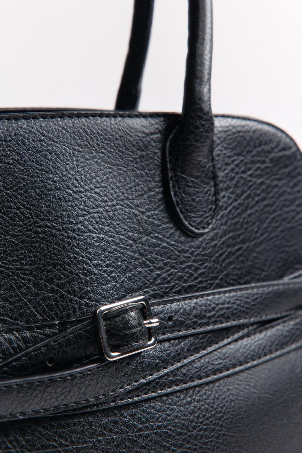 Сумка-тоут с декоративным ремешком - цвет черный - 6