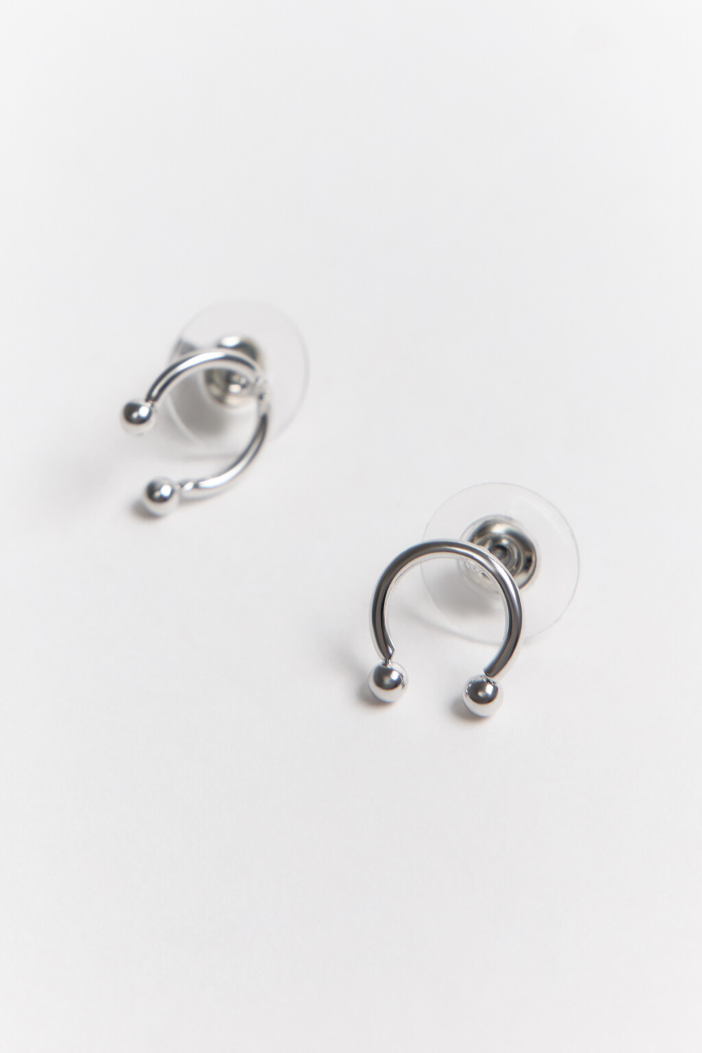 Серьги в виде пирсинга - цвет черный - 2