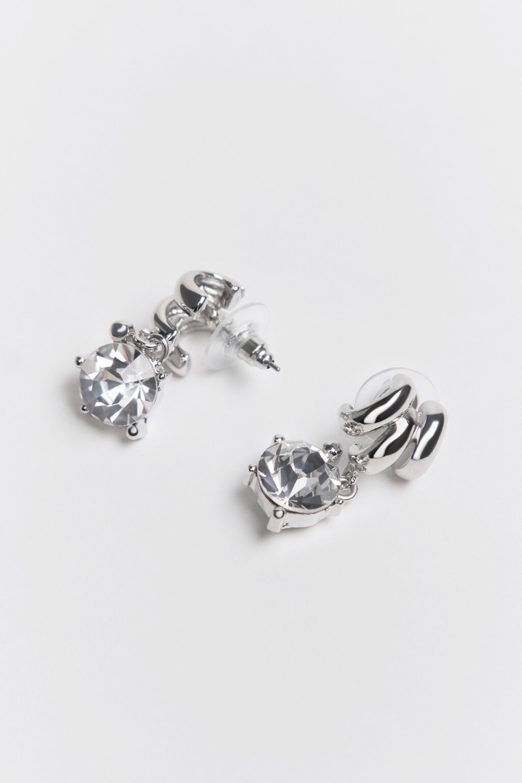 Серьги-гвоздики с небольшими подвесками - цвет серый - 2