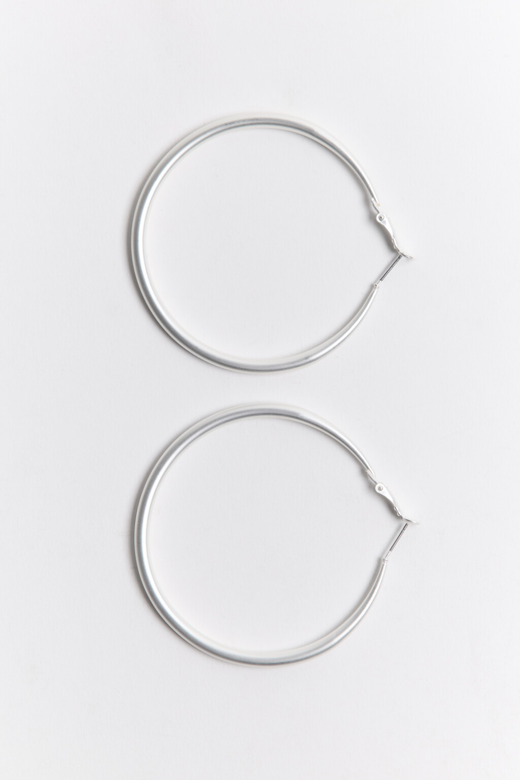 Серьги-кольца массивные - цвет серый - 1