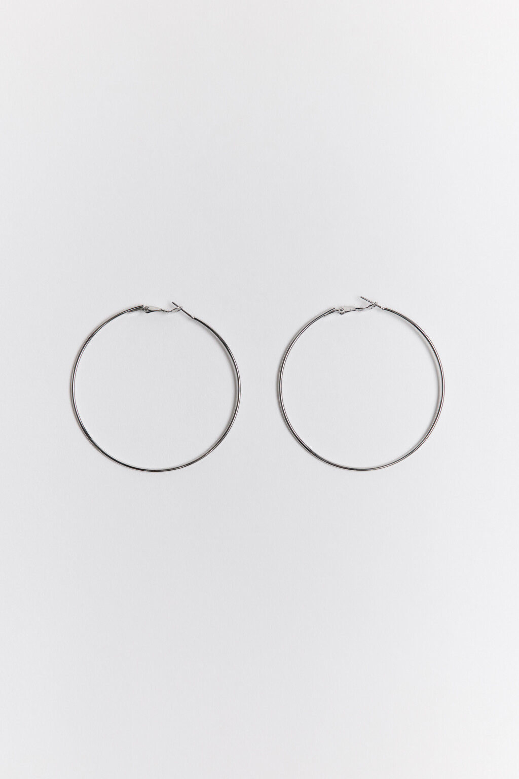 Серьги-кольца большие гладкие - цвет серый - 2