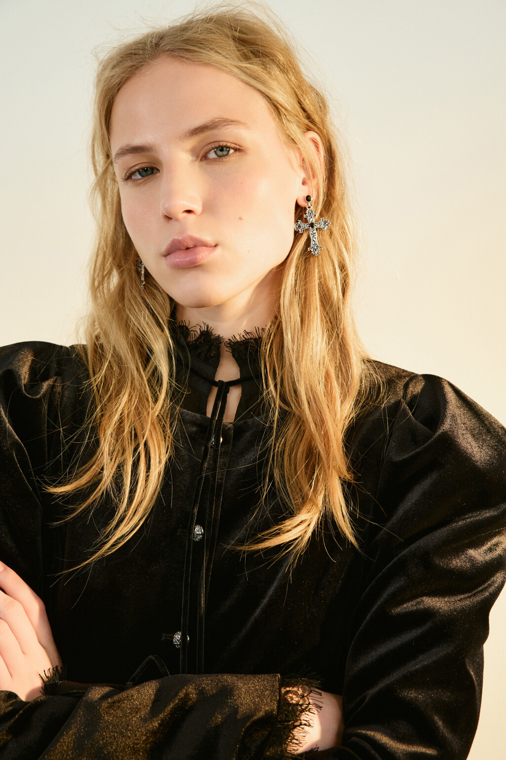 Серьги в виде крестов со стразами - цвет серый - 2