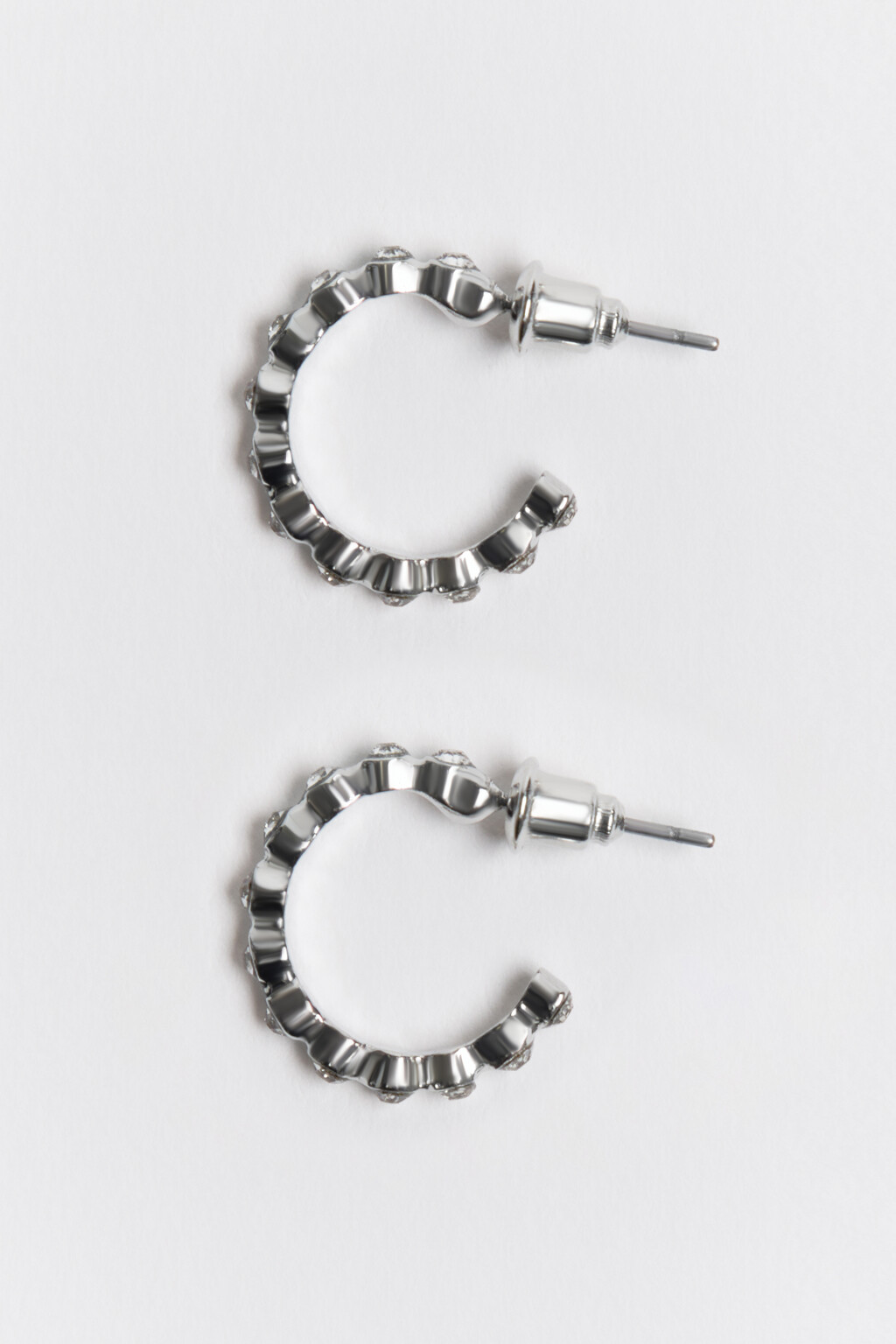 Серьги-полукольца со стразами - цвет серый - 2