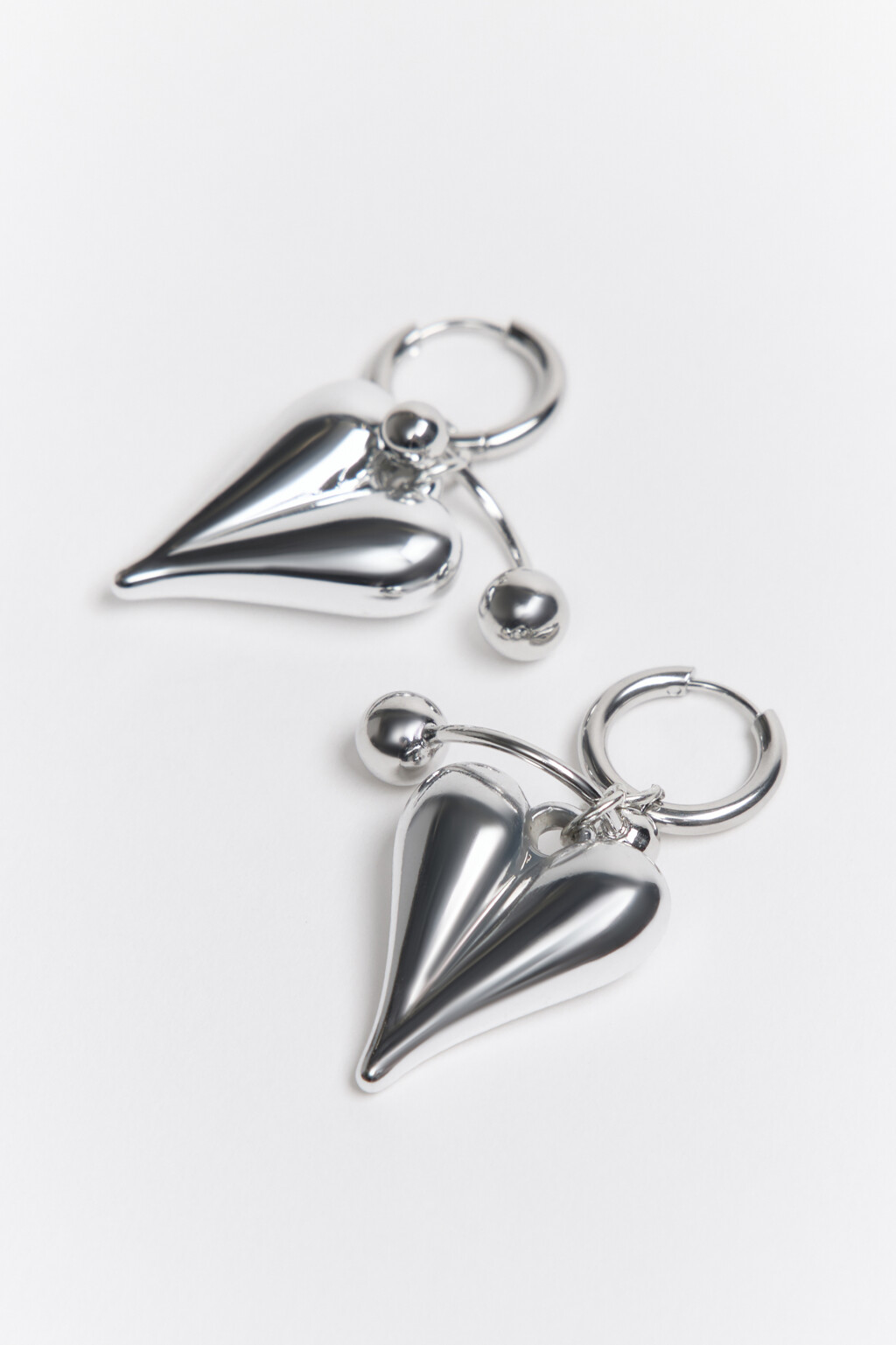 Серьги-конго с сердечками и пирсингом - цвет серый - 2