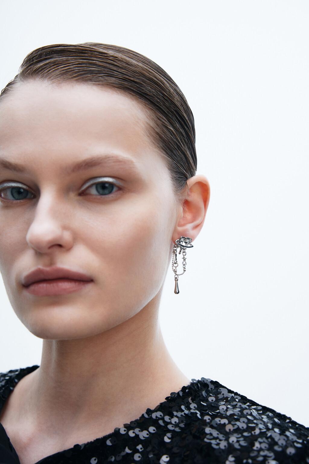 Серьги с цепочками и кристаллами - цвет серый - 2