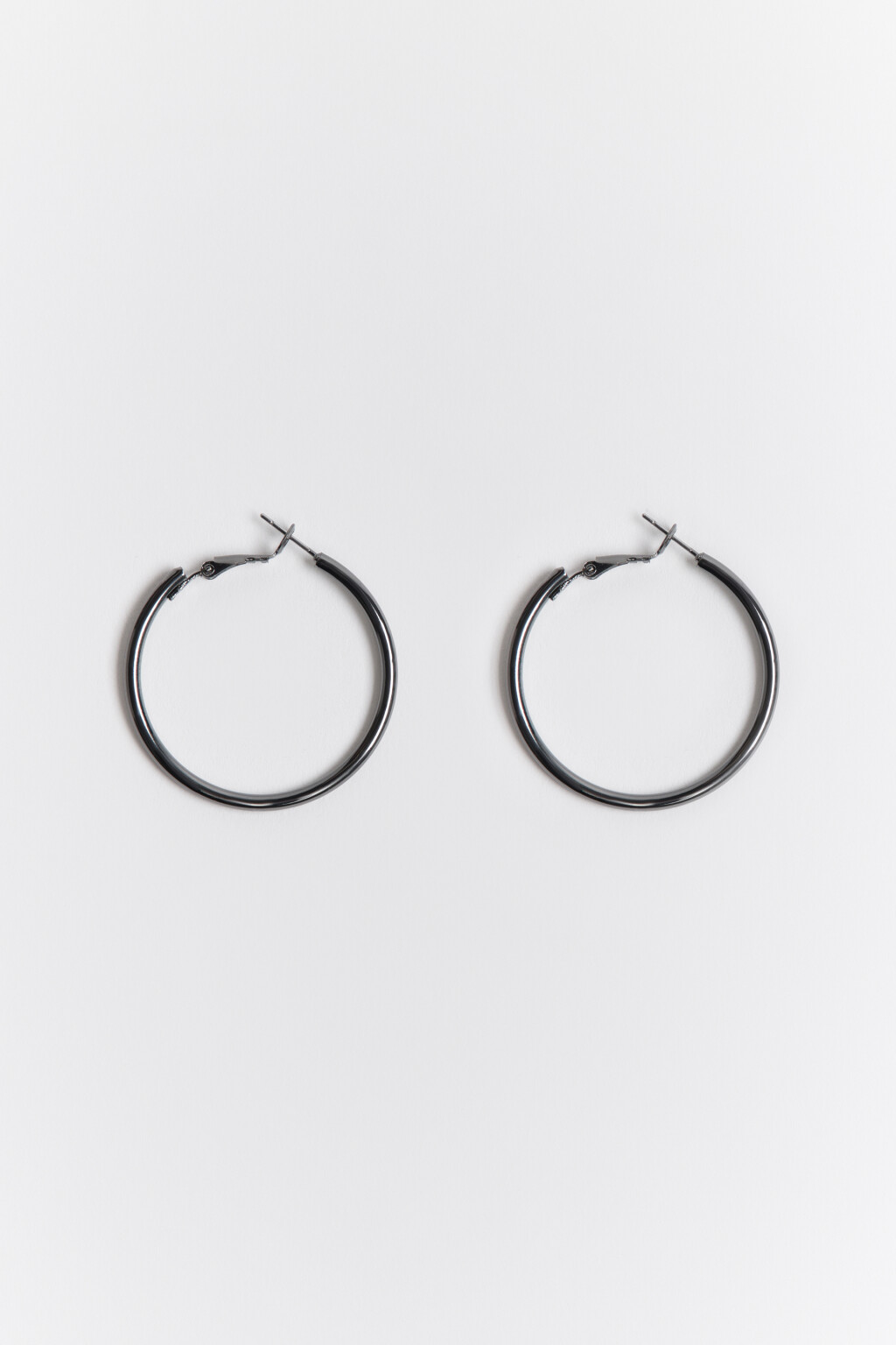 Серьги-кольца серебристые - цвет серый - 1