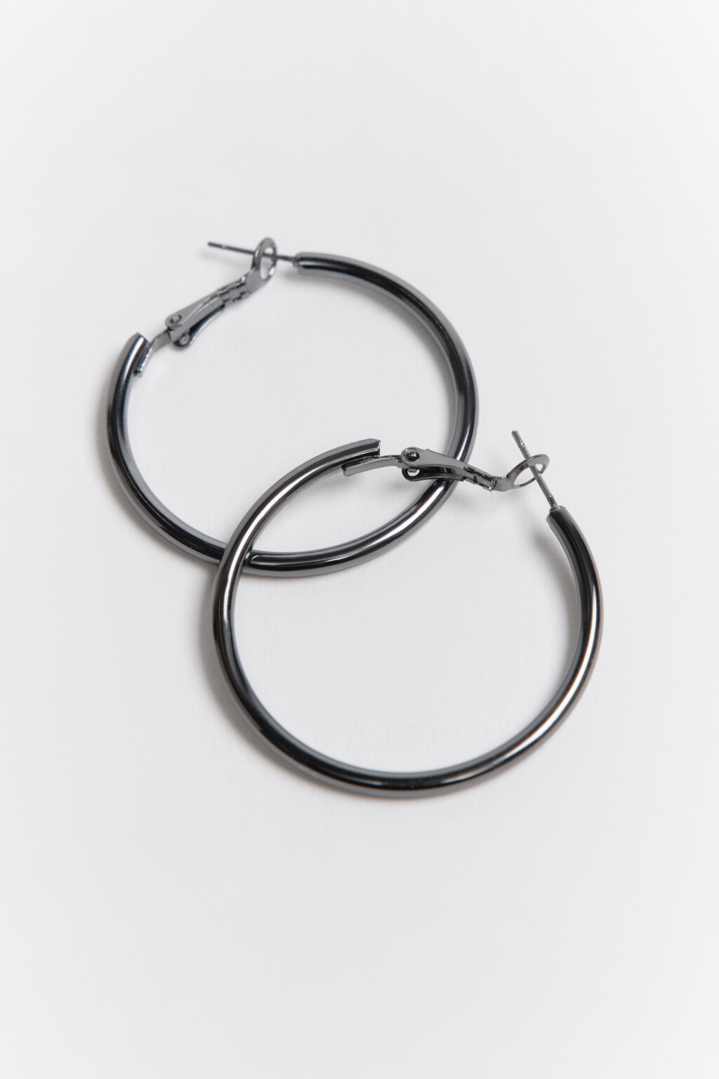 Серьги-кольца серебристые - цвет серый - 2