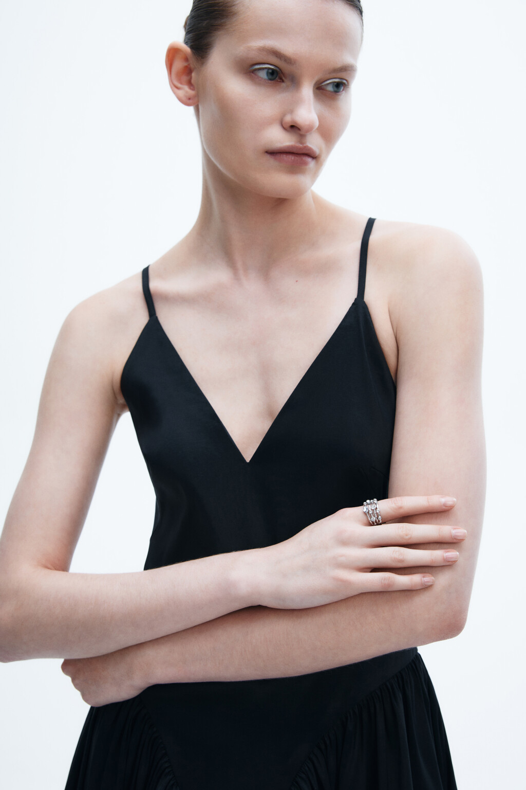 Кольцо несмыкающееся со стразами - цвет серый - 2