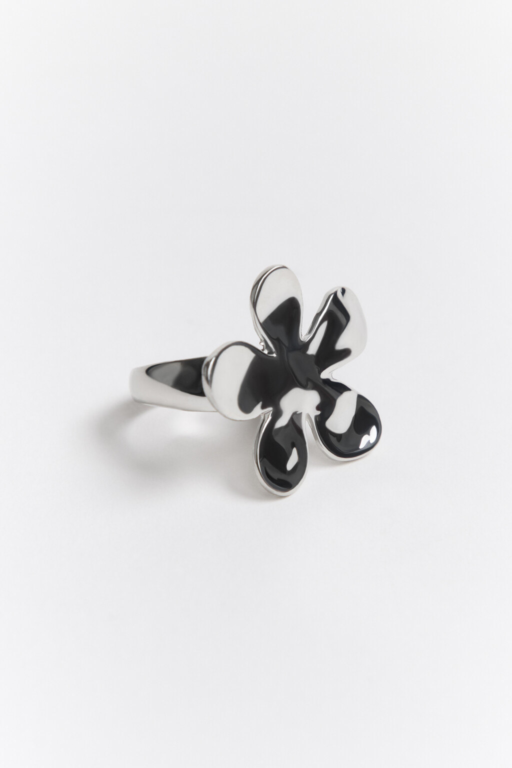 Кольцо серебристое с цветком - цвет серый - 3