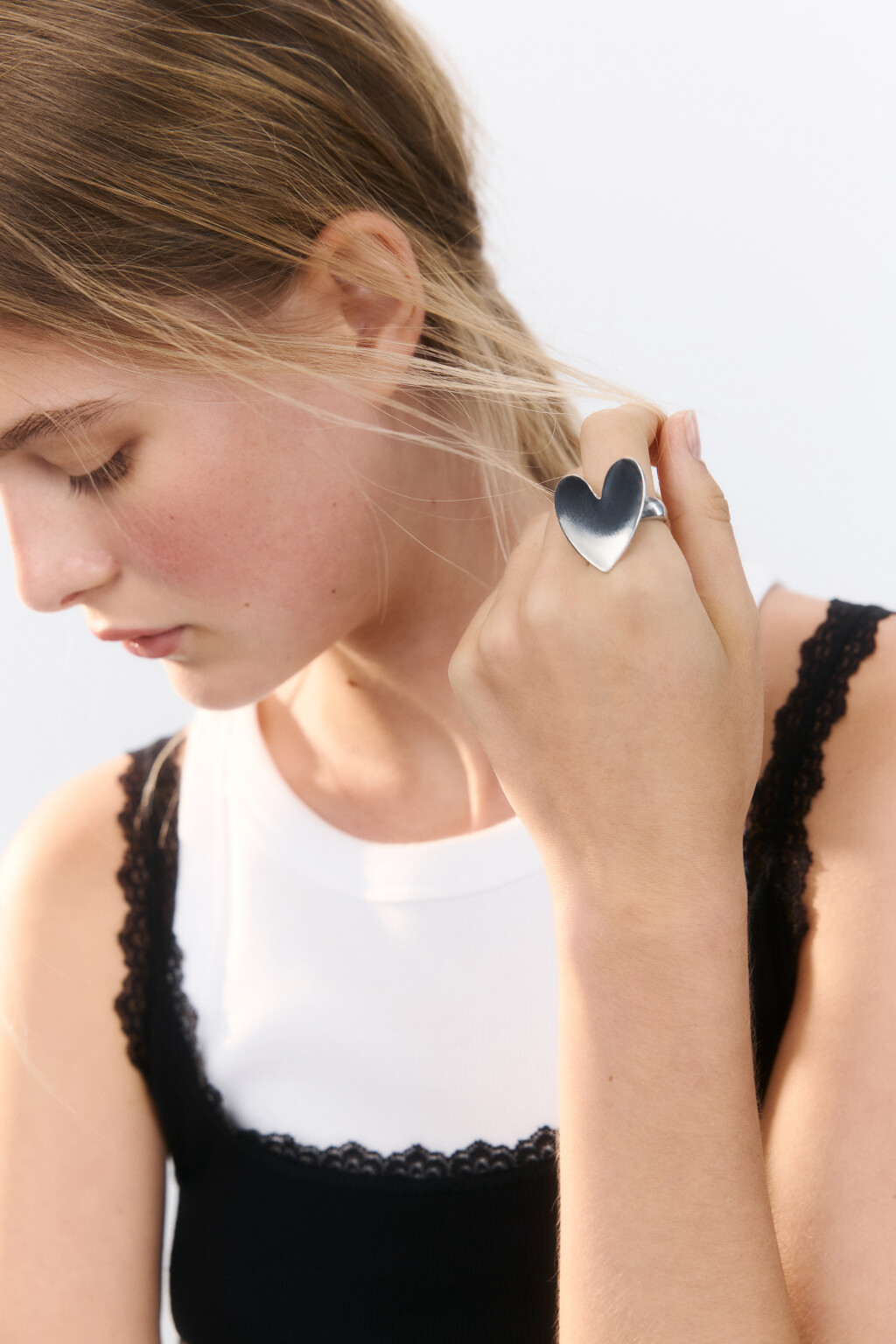 Кольцо с большим сердечком - цвет серый - 2