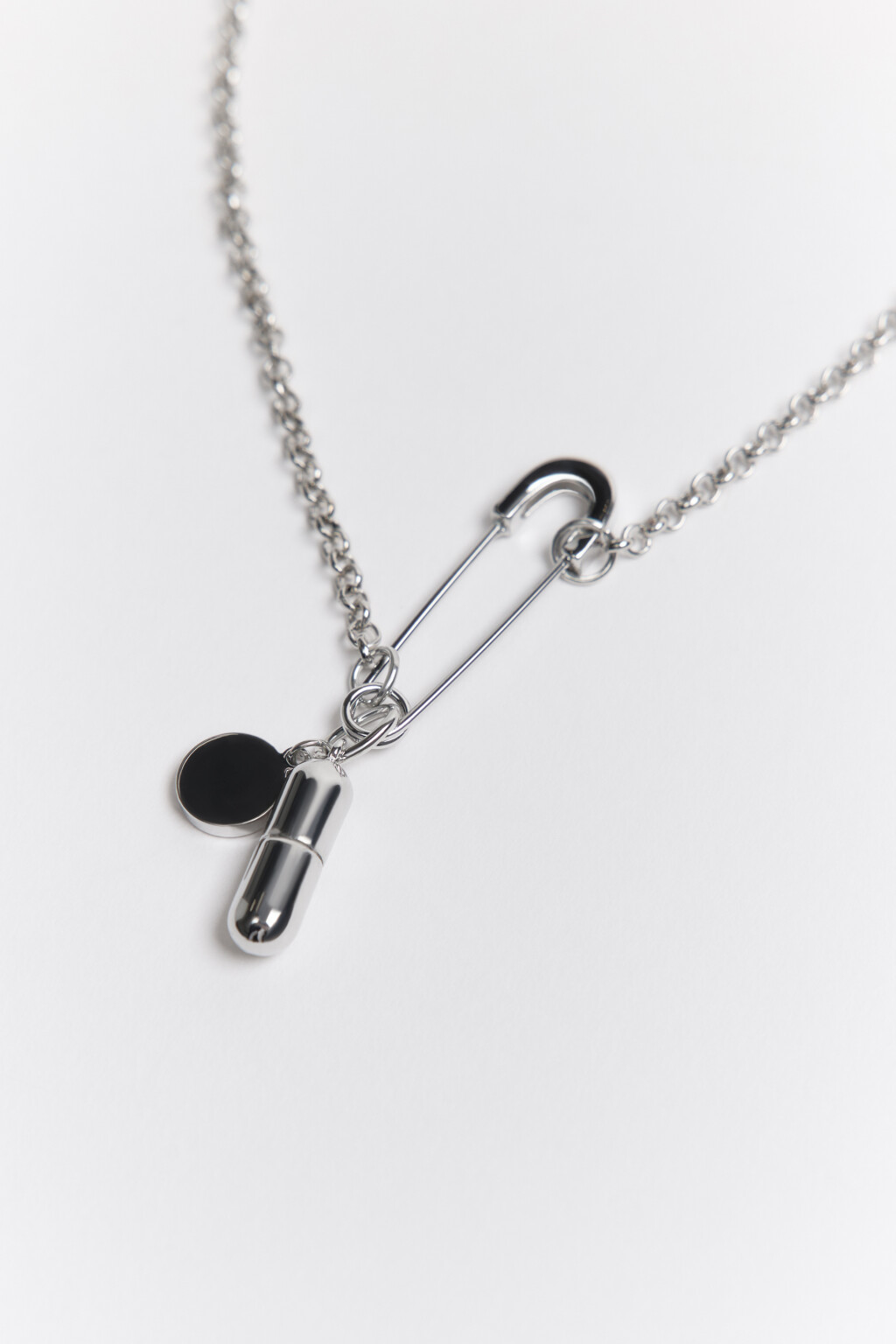 Цепочка на шею с подвесками - цвет серый - 2