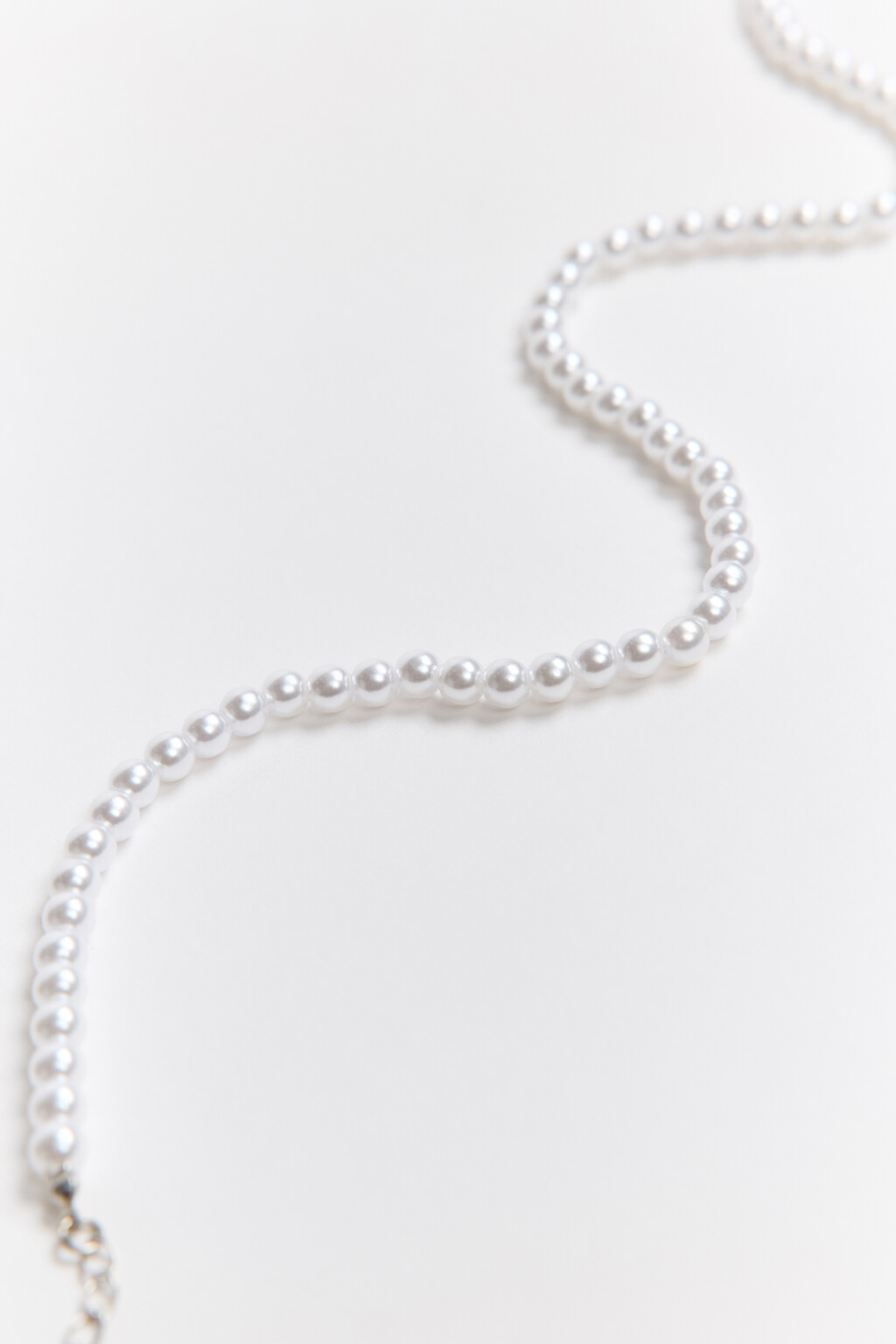 Бусы из жемчужного бисера - цвет серый - 1