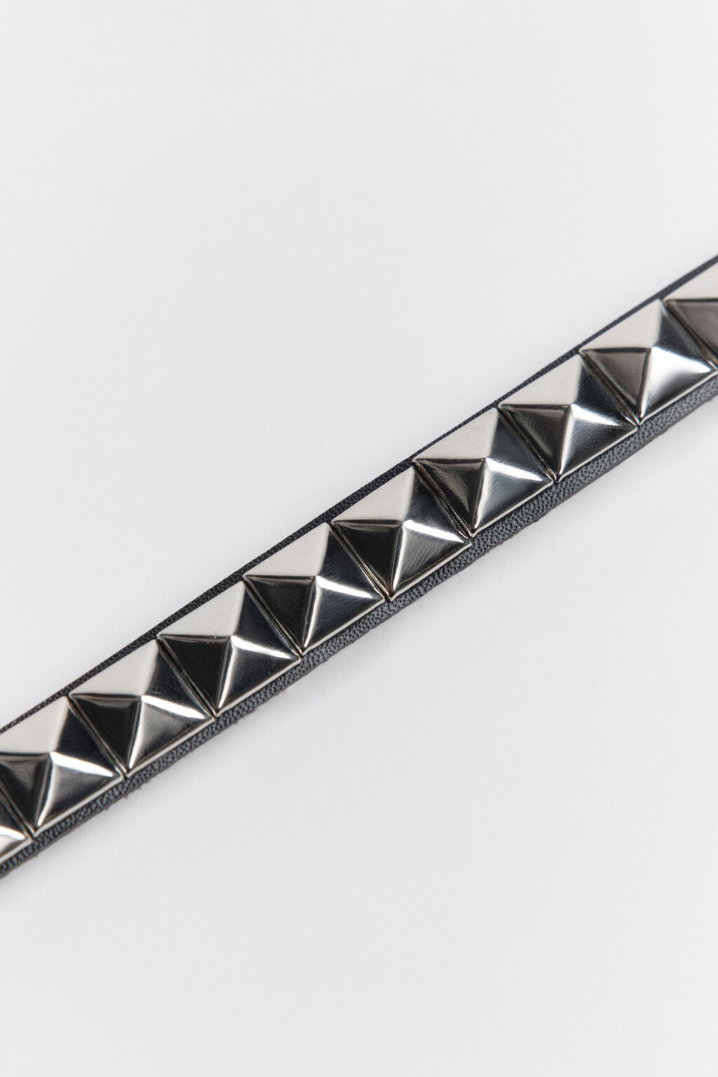 Колье-чокер с металлическим декором - цвет черный - 3