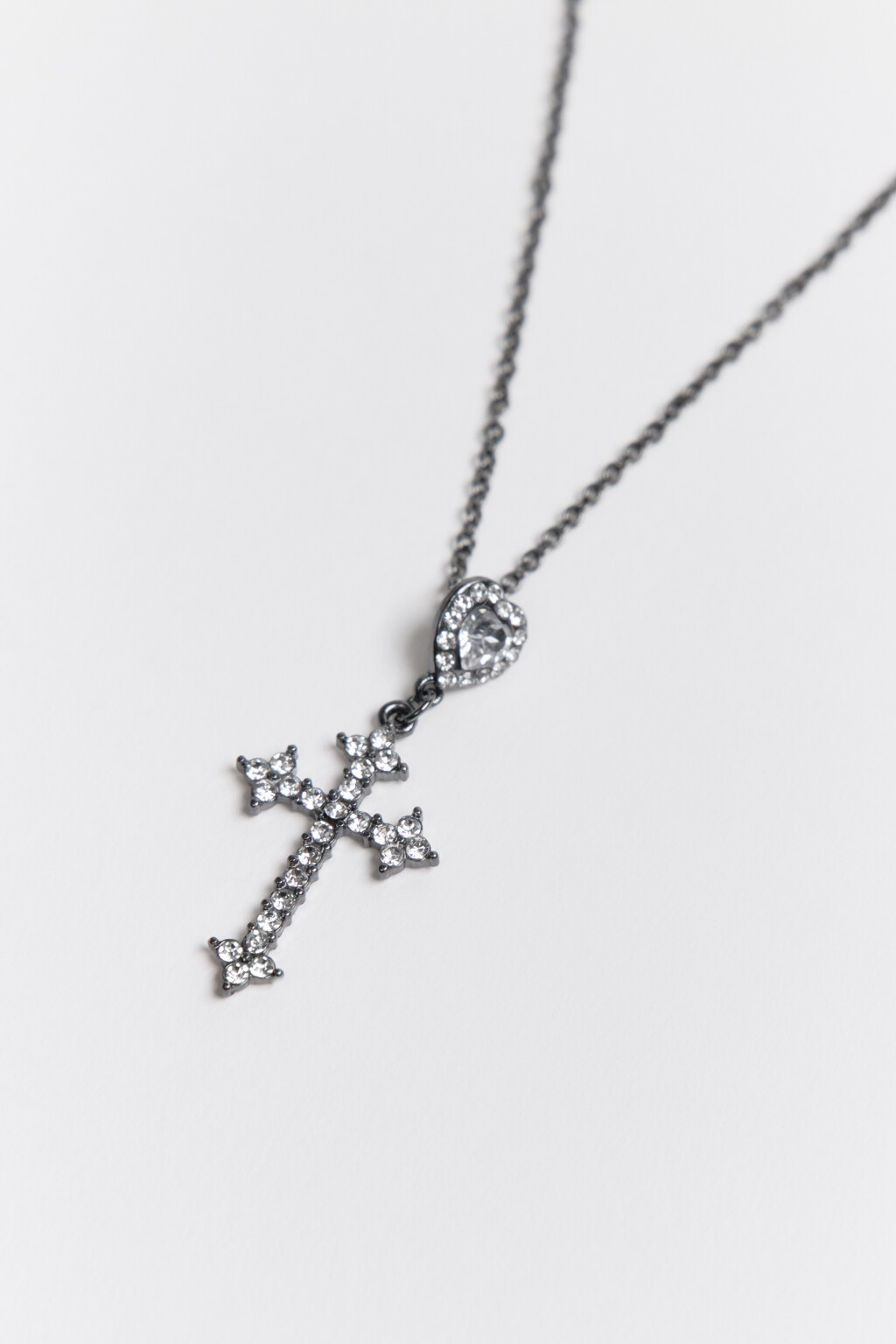 Цепочка с подвеской-крестом - цвет серый - 2