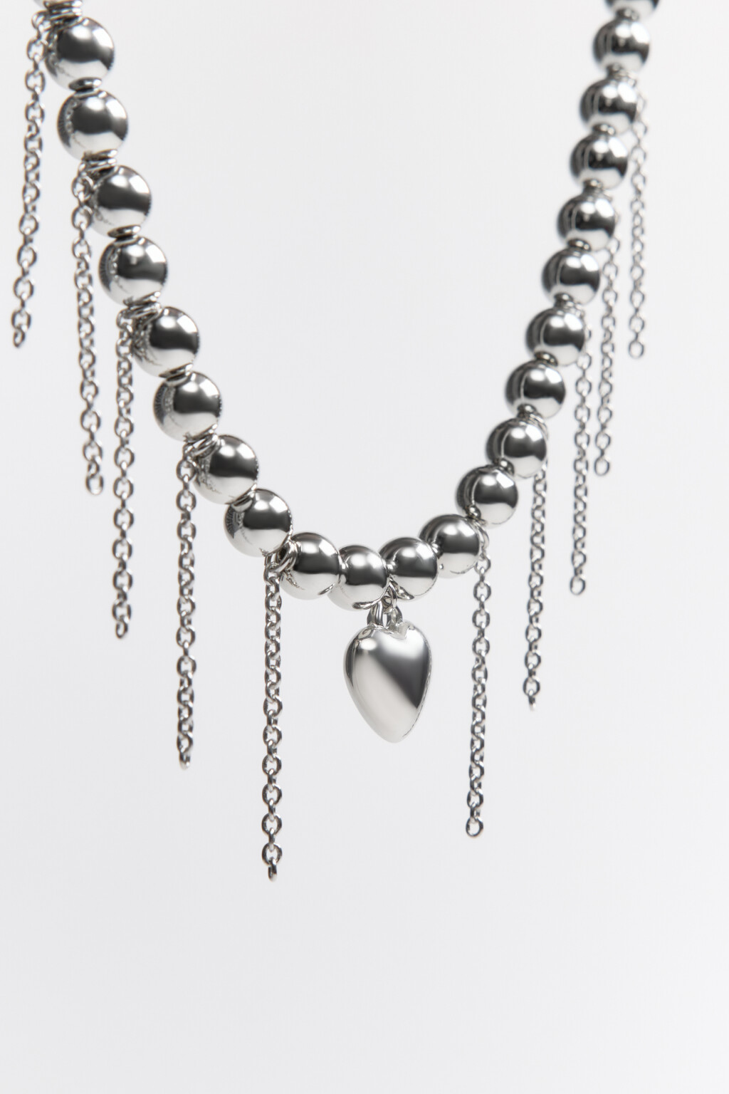 Колье с подвесками-цепочками и сердечком - цвет серый - 1