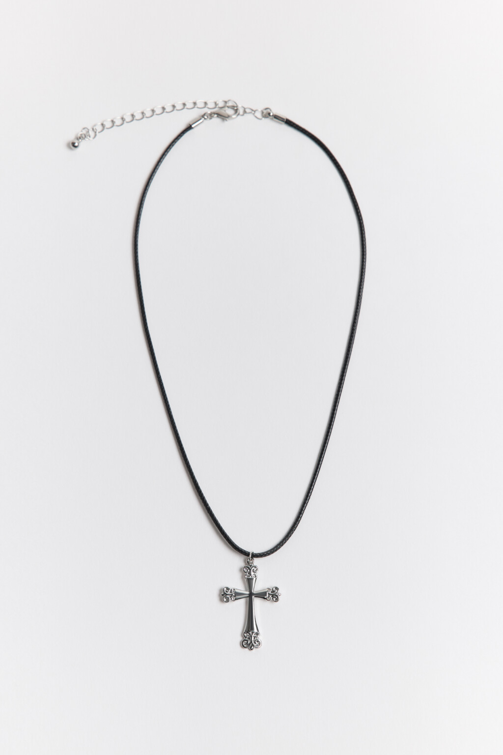 Колье-шнурок с крестом - цвет серый - 3