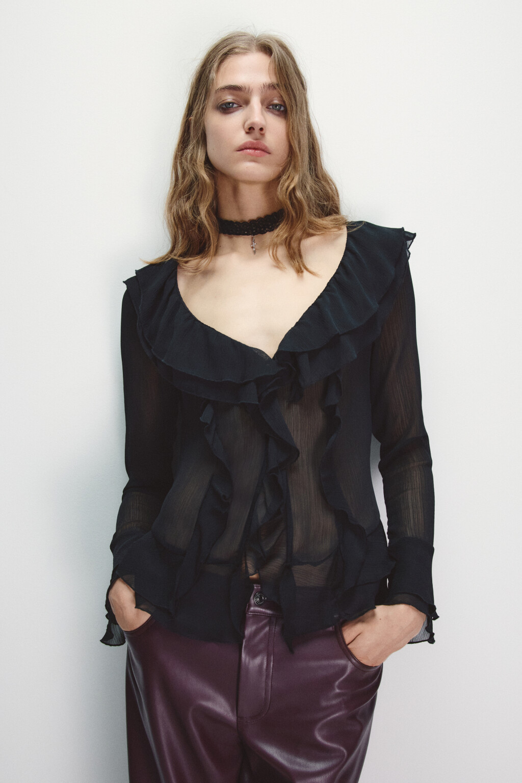 Чокер кружевной с крестом - цвет серый - 2