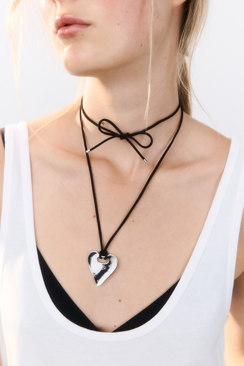 Колье-шнурок с подвеской - цвет серый - 1