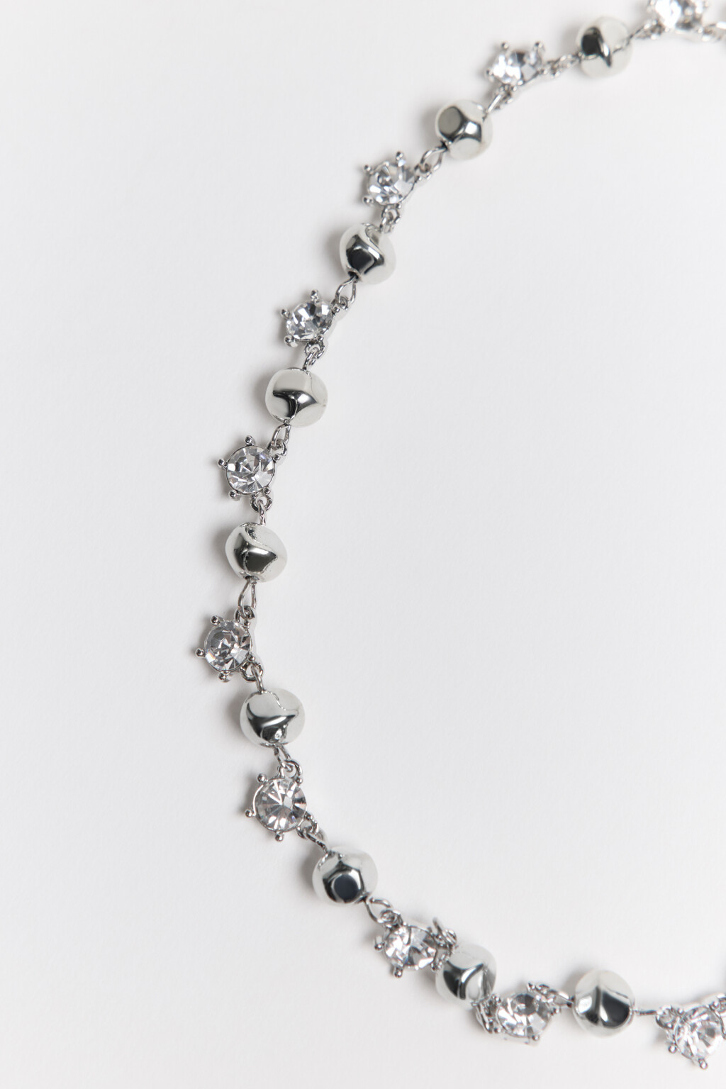 Цепочка с бусинами и кристаллами - цвет серый - 2