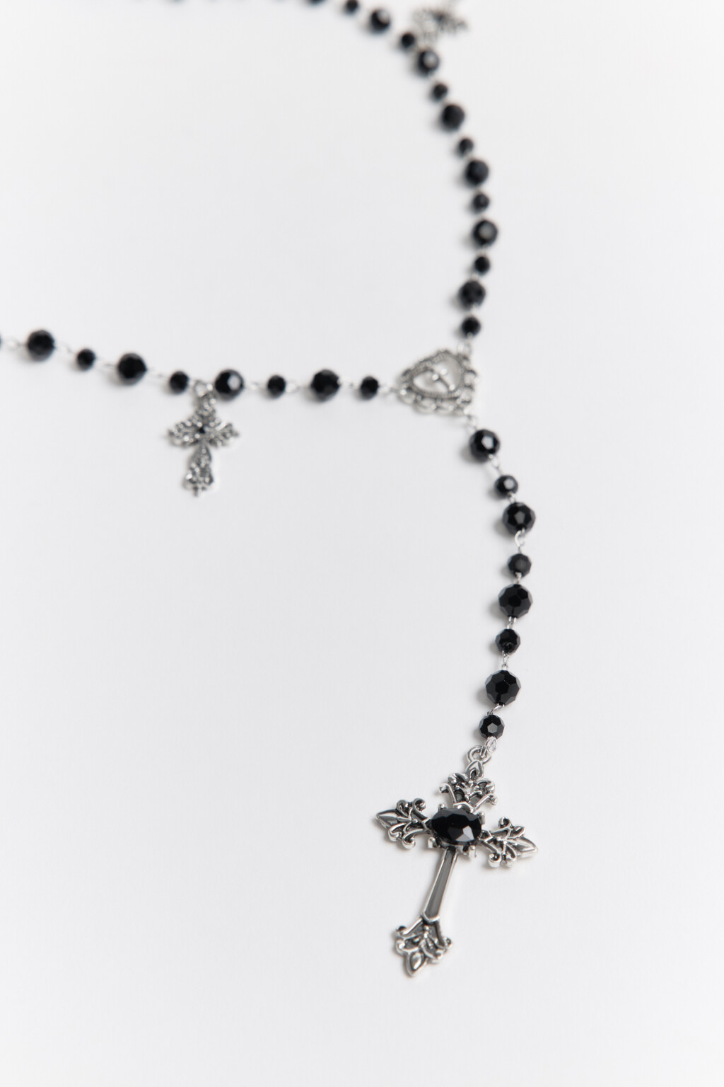 Цепочка с подвесками-крестами - цвет серый - 3