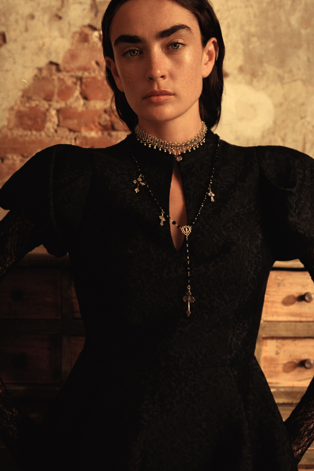 Цепочка с подвесками-крестами - цвет серый - 6