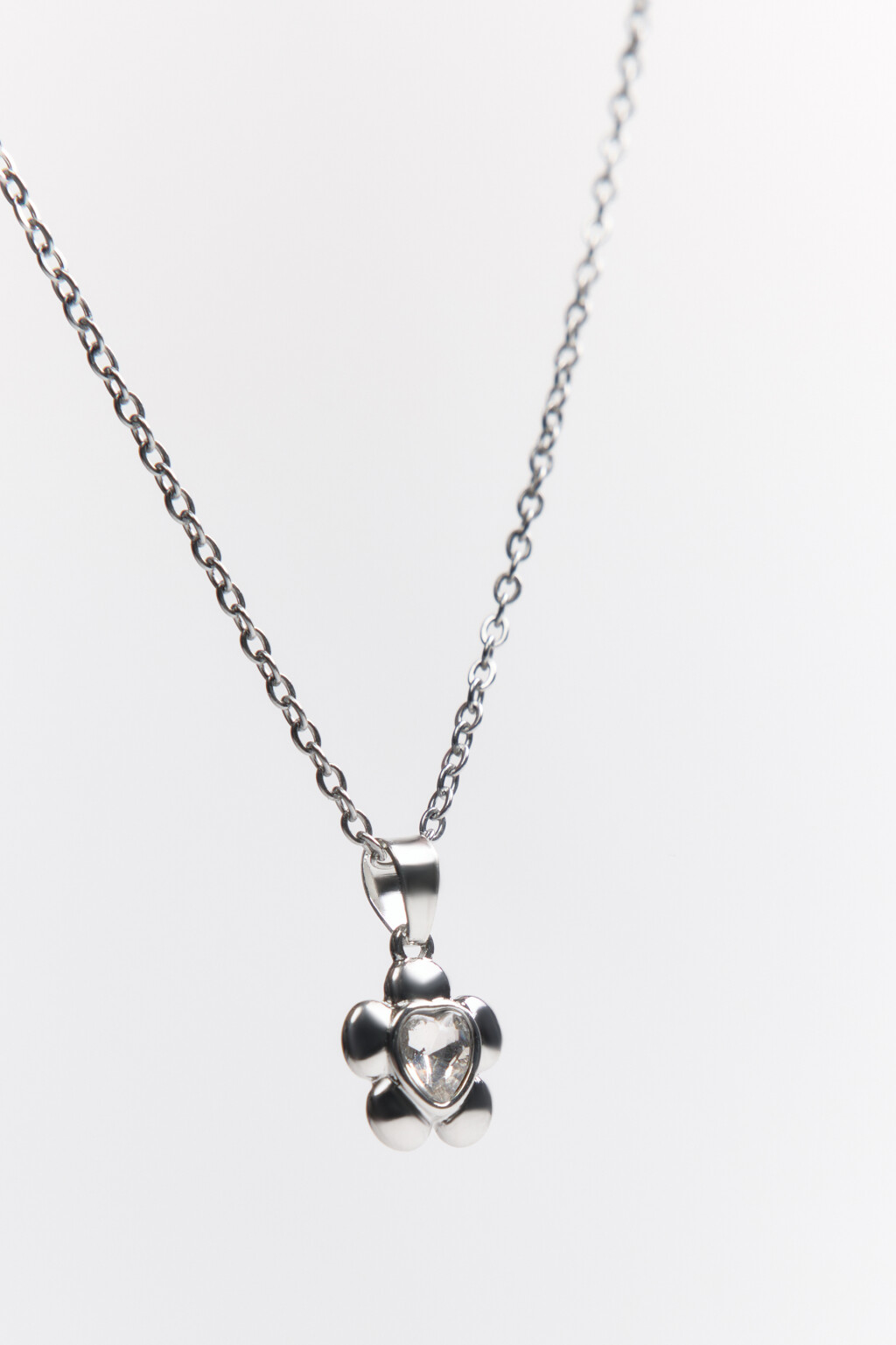 Цепочка с цветком и стразами - цвет серый - 1