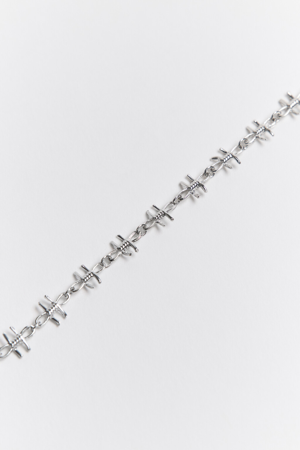 Браслет с колючей проволокой - цвет серый - 2