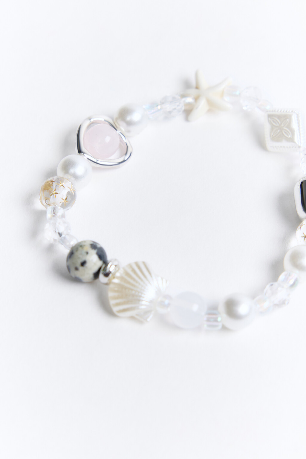 Браслет с ракушками и бусинами - цвет серый - 2