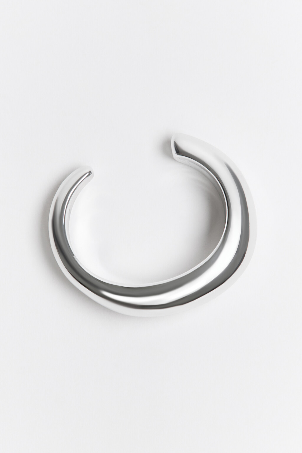Браслет-полукольцо серебристый - цвет серый - 3