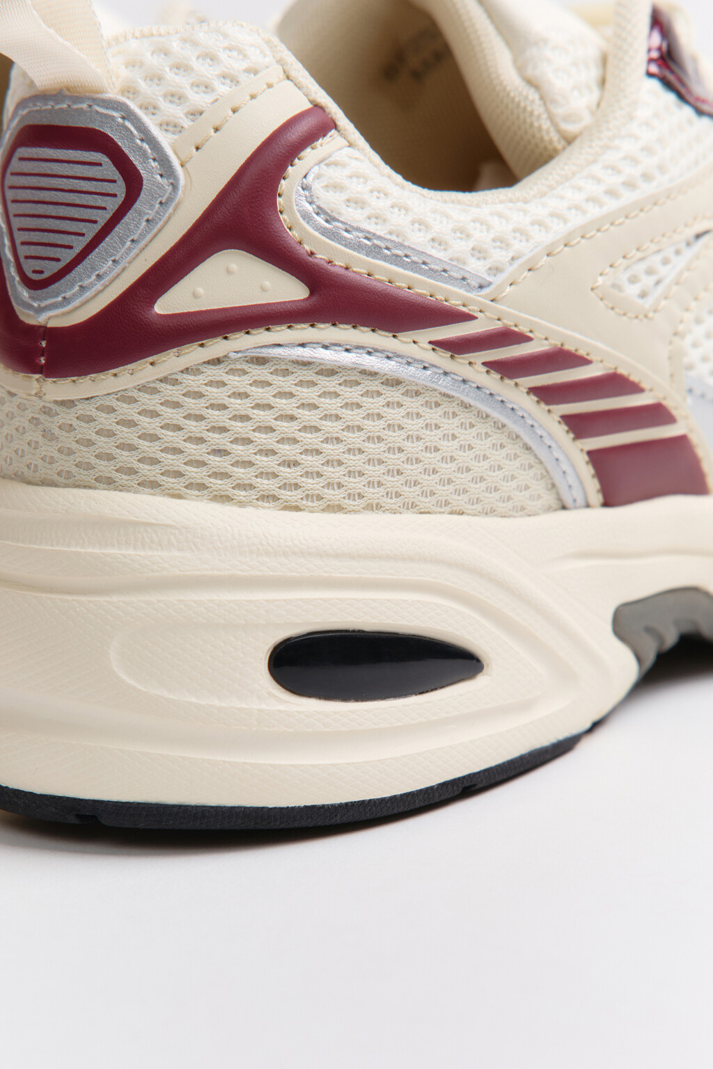 Кроссовки с блестящими вставками - цвет бежевый - 10