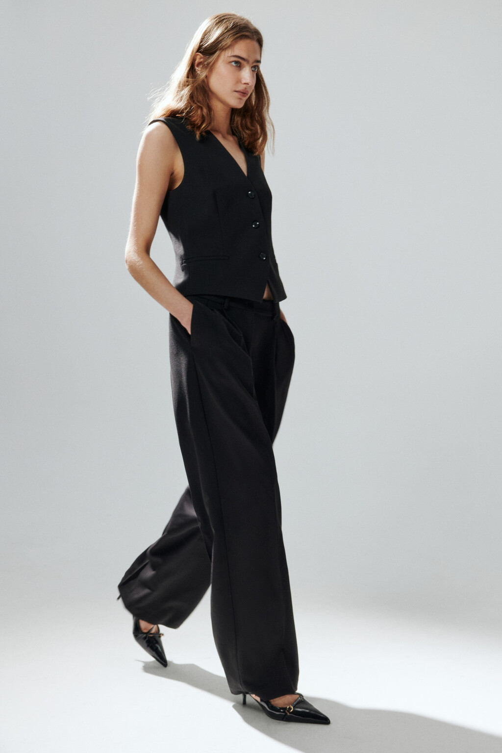 Туфли-слингбэки с ремешками и пряжками - цвет черный - 3