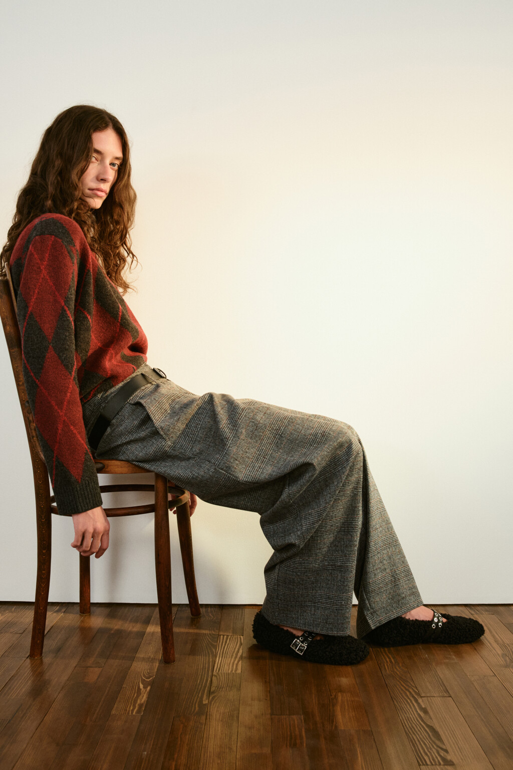 Балетки плюшевые с ремешком - цвет черный - 3