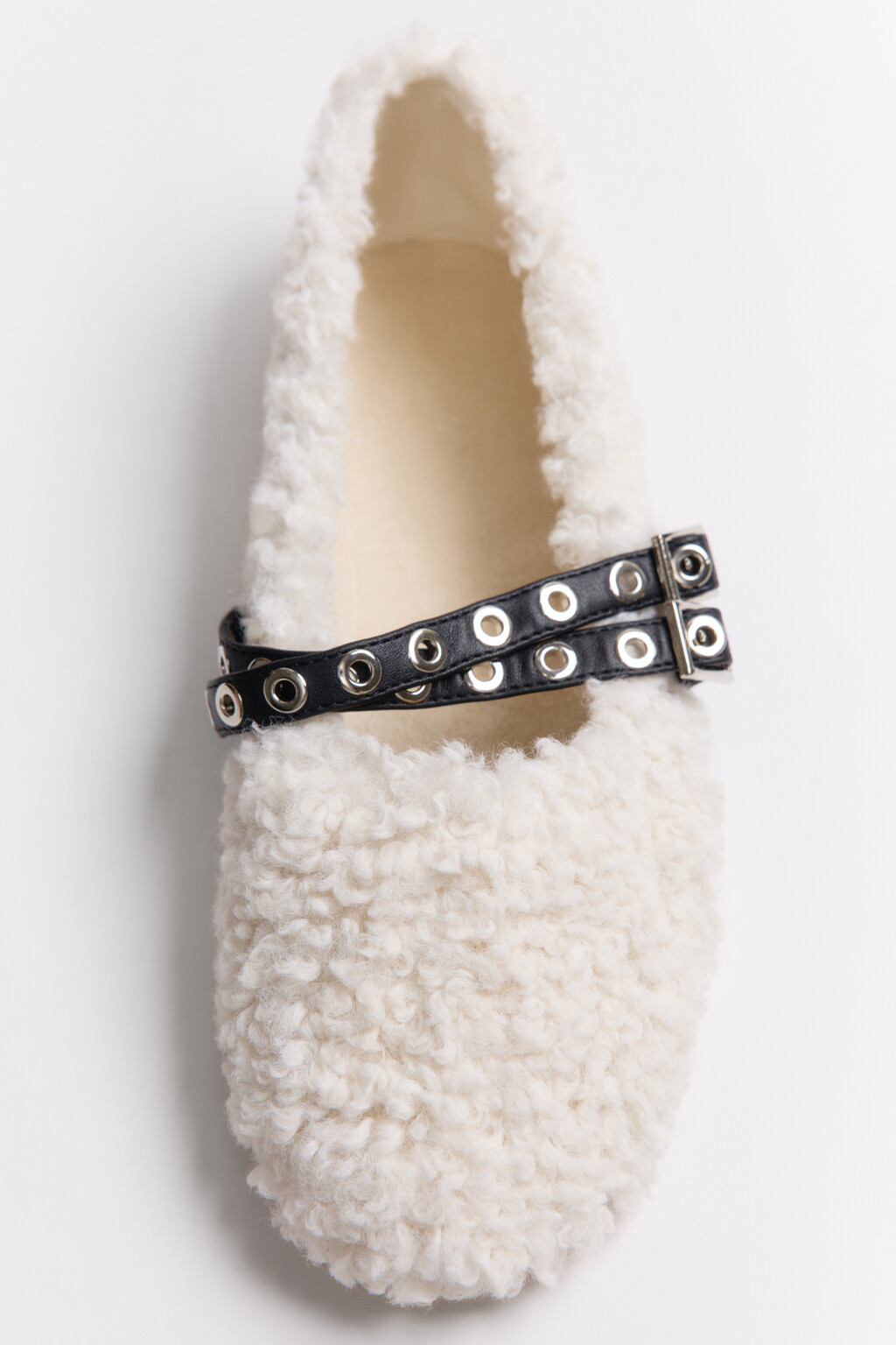 Балетки плюшевые с ремешком - цвет молочный - 5