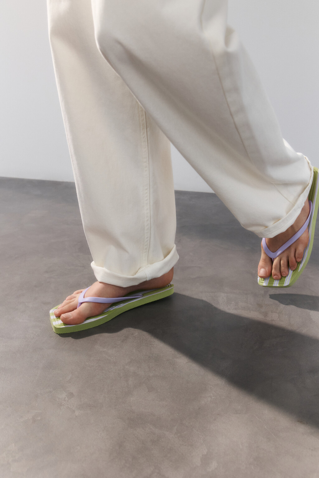 Сабо-вьетнамки с цветной подошвой - цвет мультиколор - 2