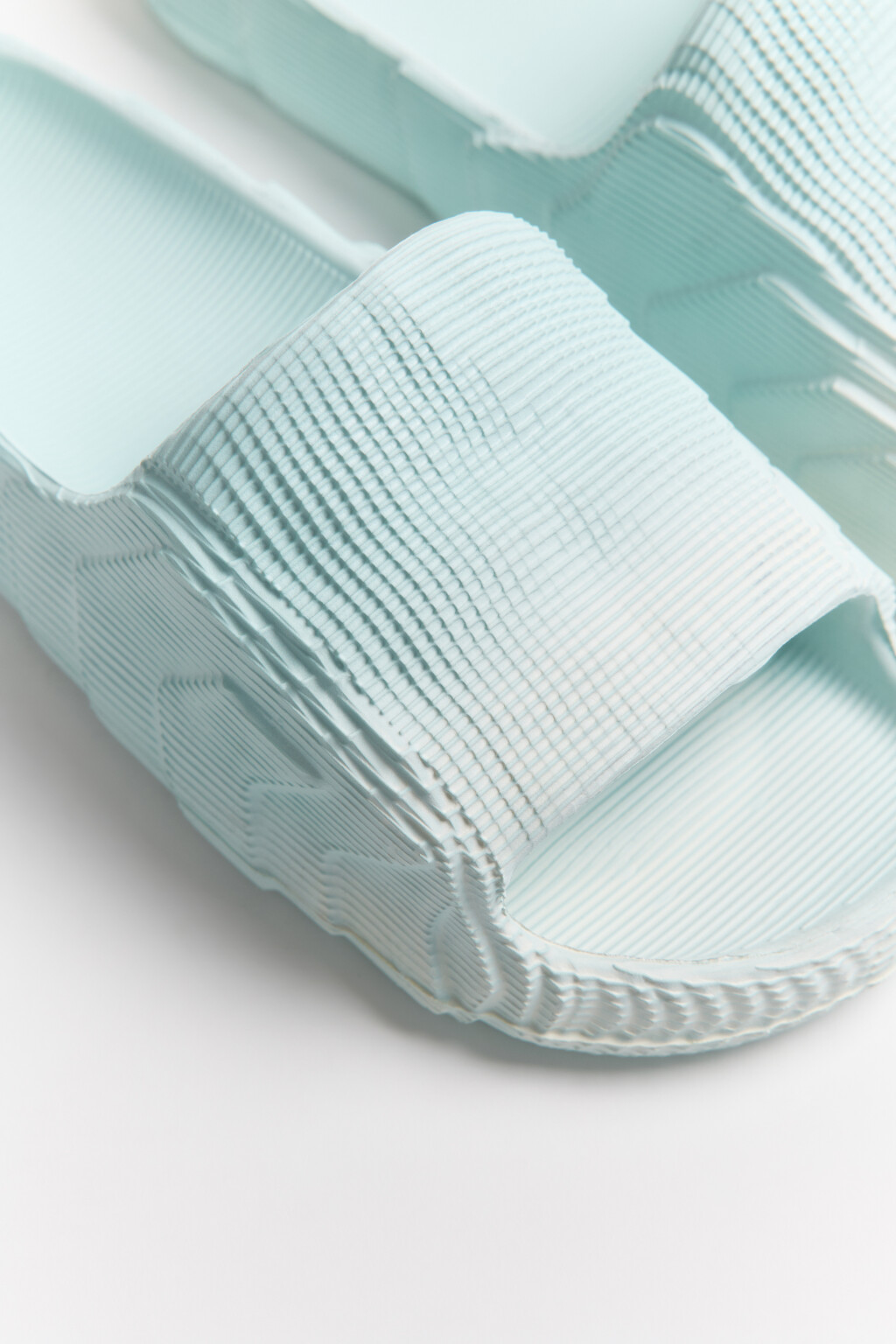 Сабо из фактурного материала - цвет голубой - 4