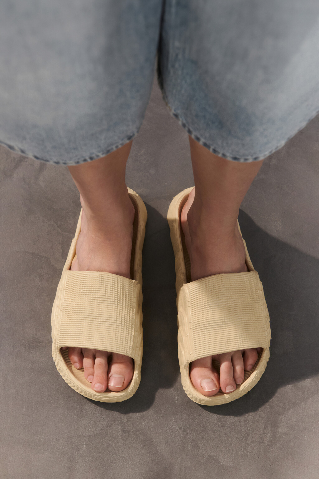 Сабо из фактурного материала - цвет бежевый - 6